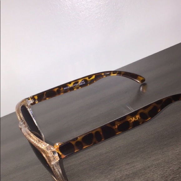 Kids gold sunglasses - Picture 1 of 2